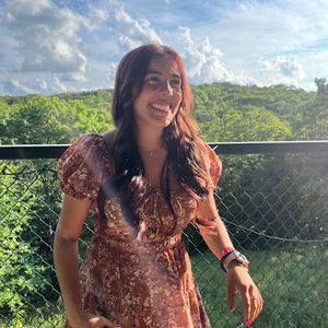 Meet your Posher, Valeria